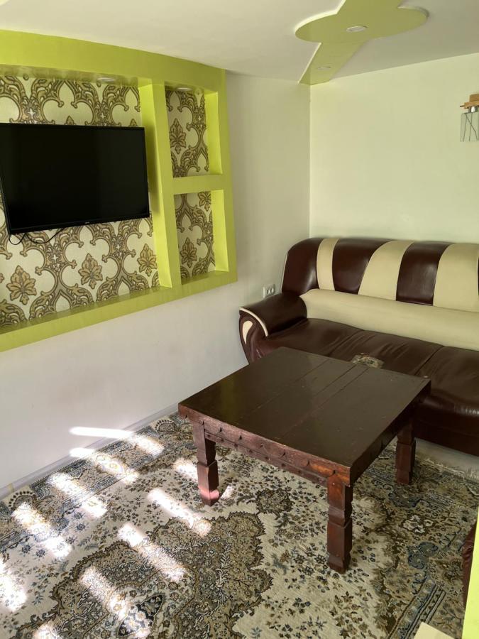 Anisa- Hostel Душанбе Екстер'єр фото