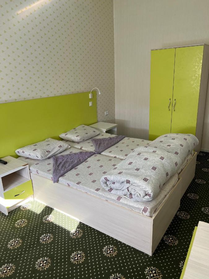 Anisa- Hostel Душанбе Екстер'єр фото